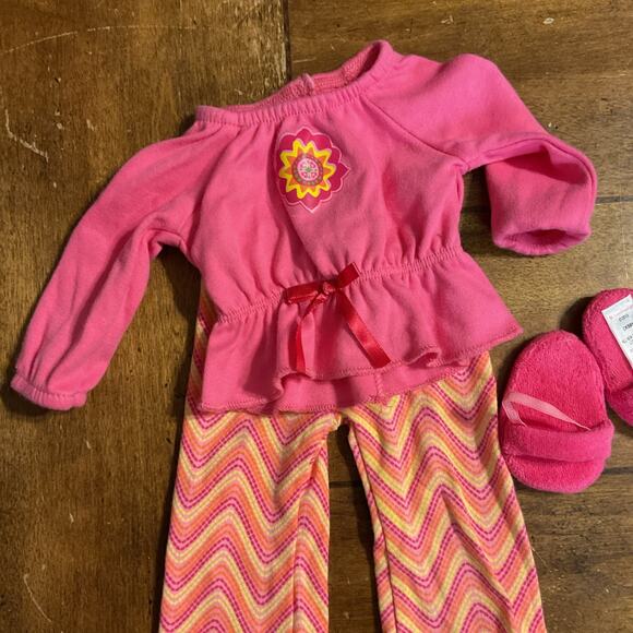American Girl Doll Julie's Pink Beforever Zig Zag Pajamas Top & Pants Slippers - Picture 2 of 6